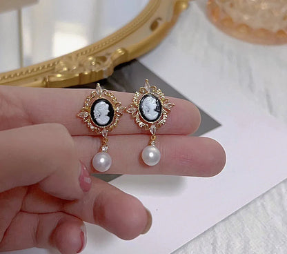 14K Gold Filled Queen’s Court Pearl Stud Earrings for Women