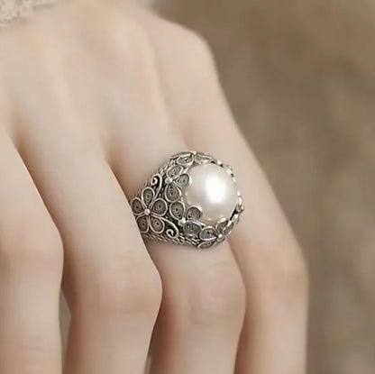 Retro Flower Pearl Ring for Women – Elegant Silver Adjustable Gift for Mom
