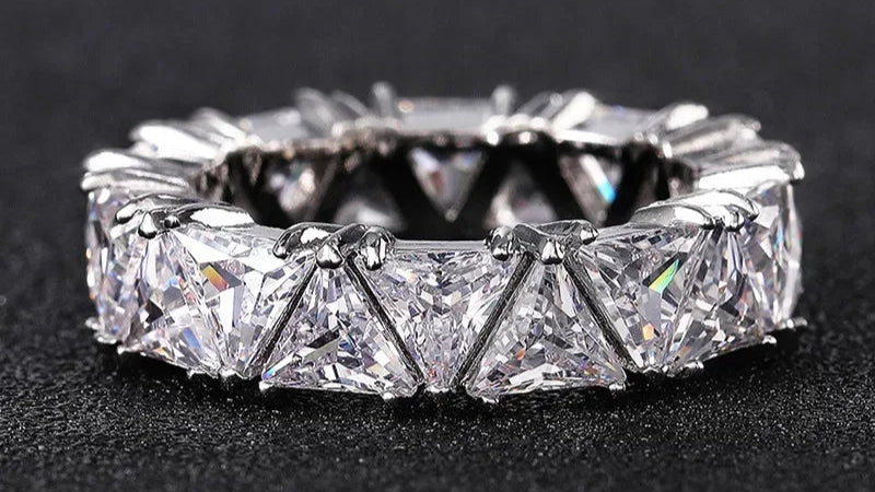 Elegant 925 Sterling Silver Ring with Triangular Zircon Stone
