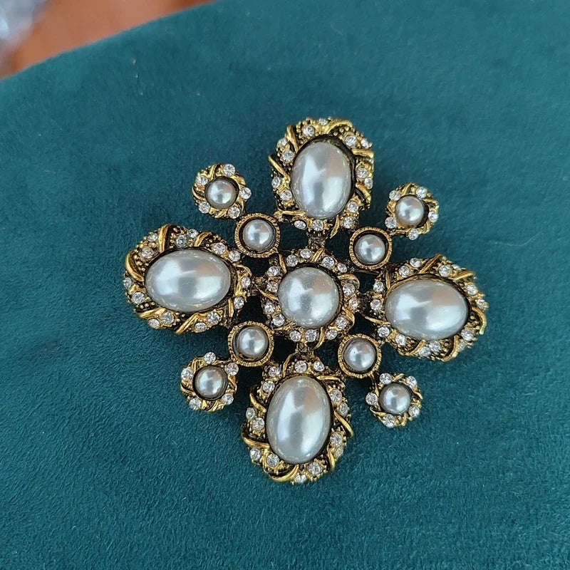 Classic Pearl Brooches for Women, Trendy Luxury Jewelry