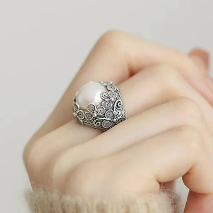 Retro Flower Pearl Ring for Women – Elegant Silver Adjustable Gift for Mom