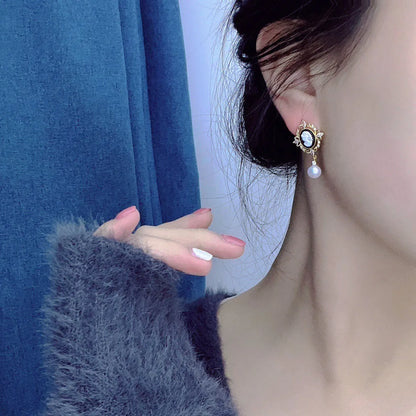 14K Gold Filled Queen’s Court Pearl Stud Earrings for Women