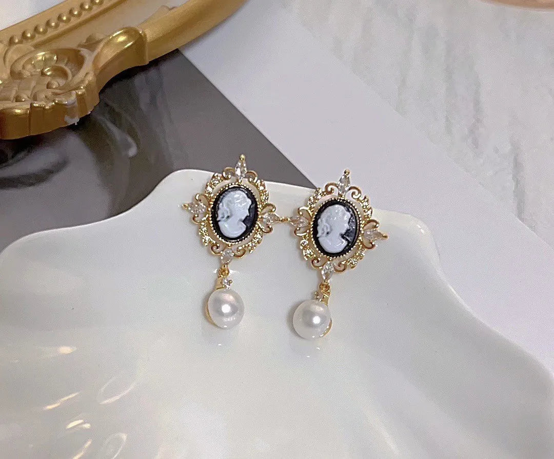 14K Gold Filled Queen’s Court Pearl Stud Earrings for Women