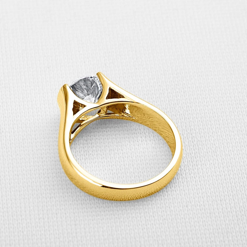18K Gold Plated Moissanite Engagement Ring – 2.0 Carat D Color VVS1 for Women Men