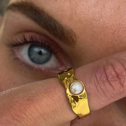 Stainless Steel Geometric Gold Ring with Imitation Pearls for Women