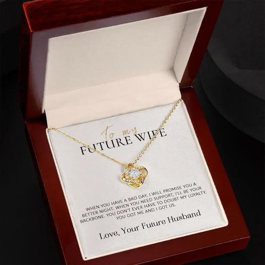 "I Love You, My Queen" Knot Necklace – Gift for Wife, Girlfriend, or Her with Wood Box
