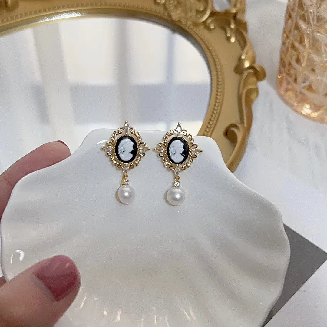 14K Gold Filled Queen’s Court Pearl Stud Earrings for Women