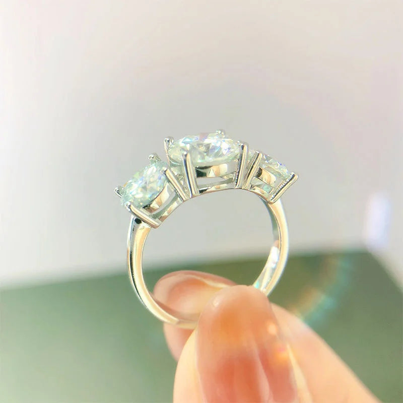 Luxury 3-Stone 2/4CT D Color Moissanite Ring for Women