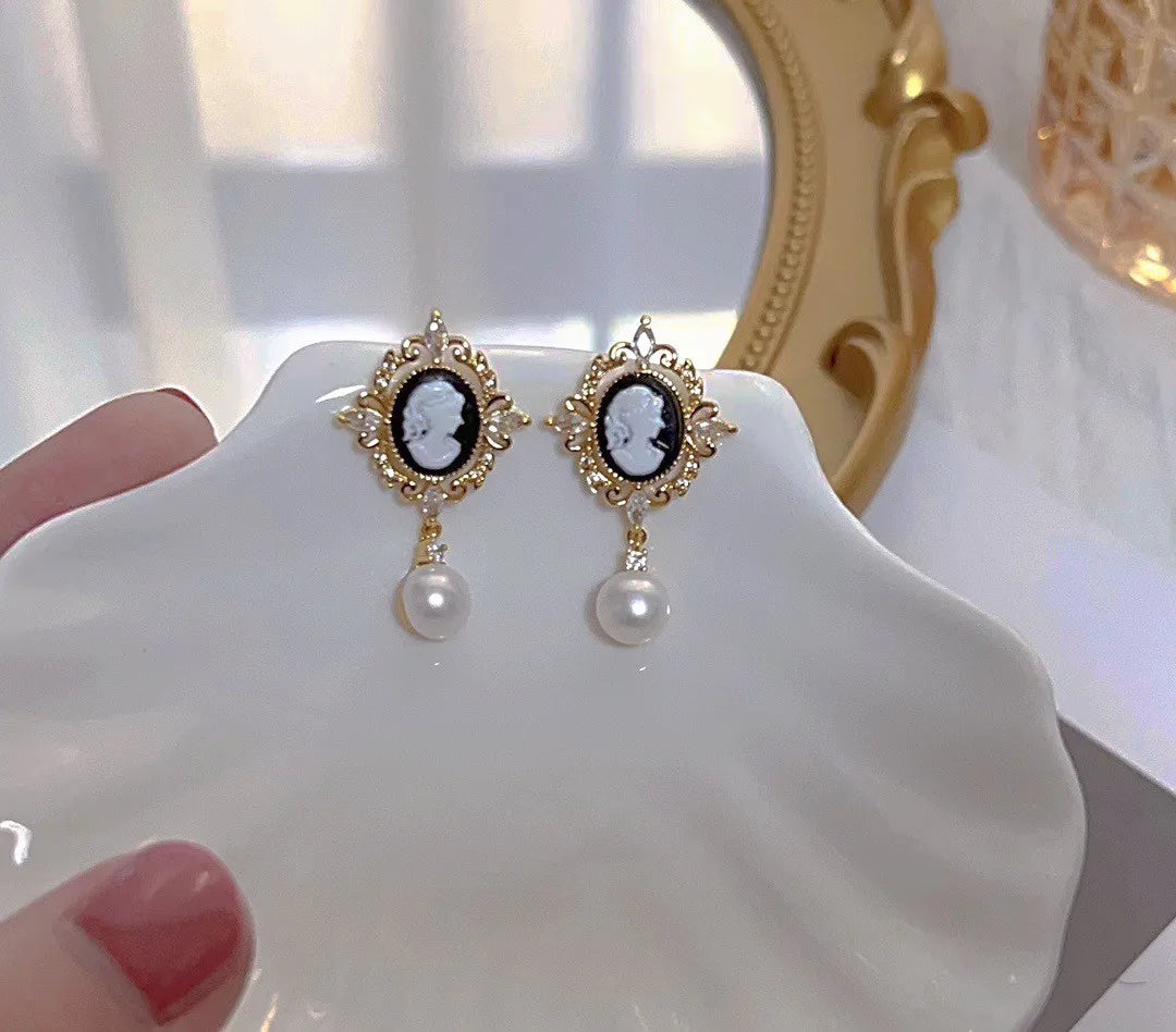 14K Gold Filled Queen’s Court Pearl Stud Earrings for Women